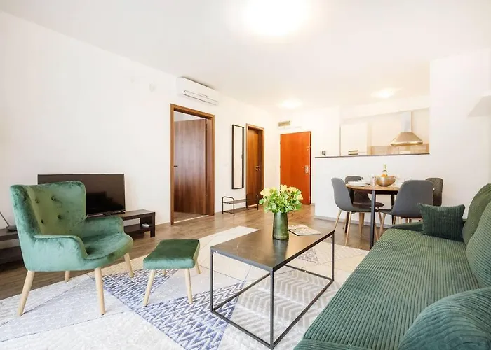 Stylish With Balcony In *