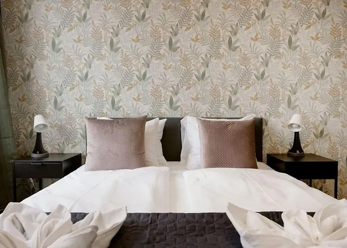 アパート Stylish With Balcony In