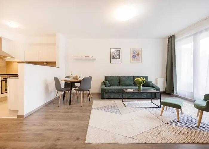 Stylish With Balcony In ブダペスト