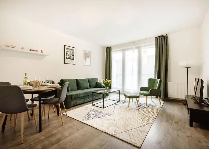 アパート Stylish With Balcony In