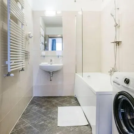 Stylish With Balcony In Apartament Budapeszt