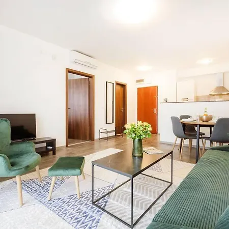 Stylish With Balcony In *