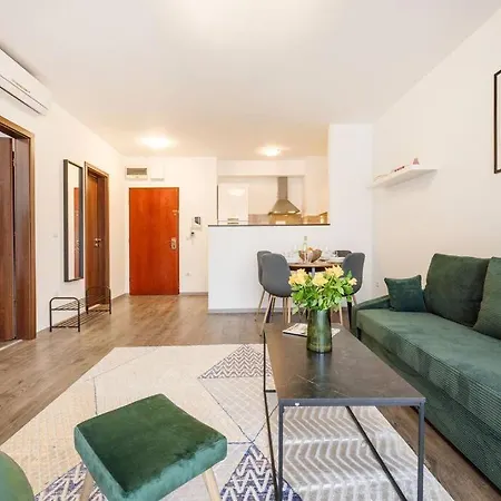 Stylish With Balcony In Apartament Budapeszt