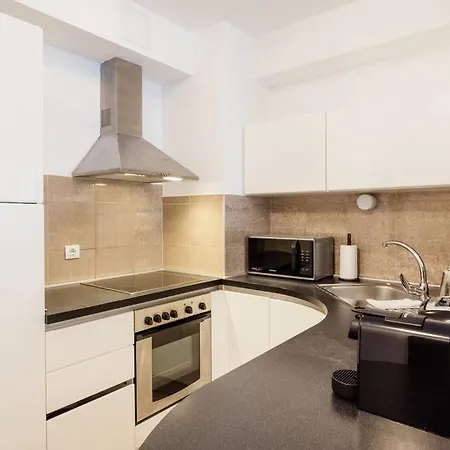 Apartment Stylish With Balcony In Budapest
